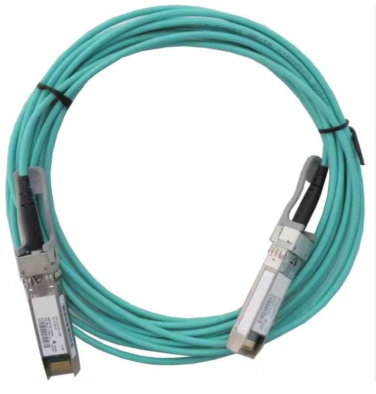 OM3/OM4 मल्टीमोड फाइबर 25G SFP28 AOC सक्रिय ऑप्टिकल केबल 850nm आवृत्ति रेंज और आसान प्लग-एंड-प्ले स्थापना के साथ